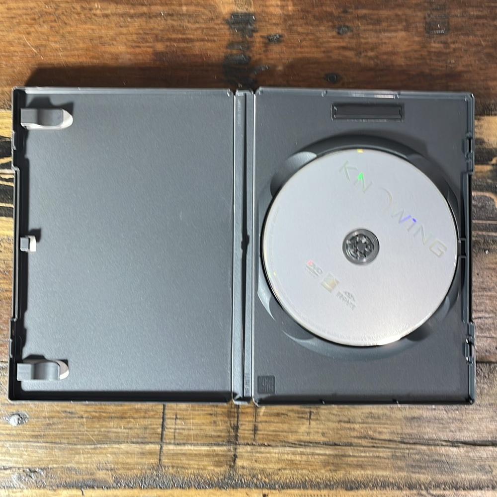 Knowing DVD - Picture 3 of 3